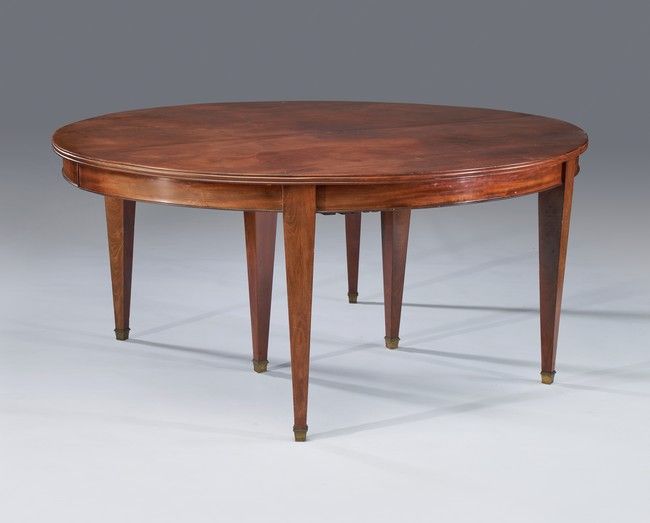 GRANDE TABLE ovale de salle à manger en acajou...