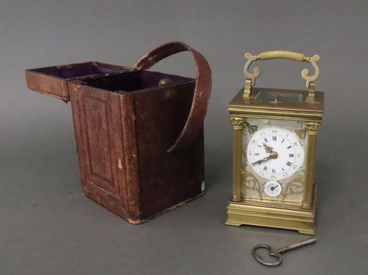 PENDULE DE VOYAGE dite d'officier, de forme...