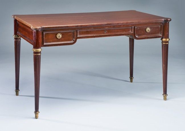 BUREAU PLAT toute face rectangulaire en acajou...