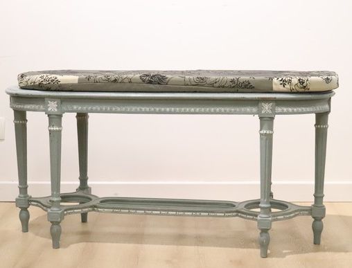 BANQUETTE DE PIANO de forme oblongue en bois...