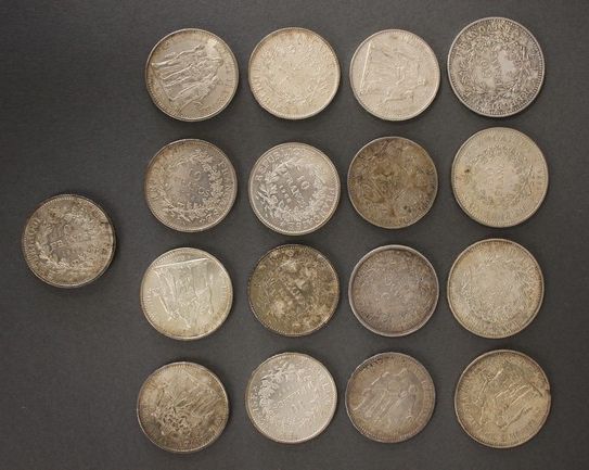 LOT DE MONNAIES en argent, comprenant: