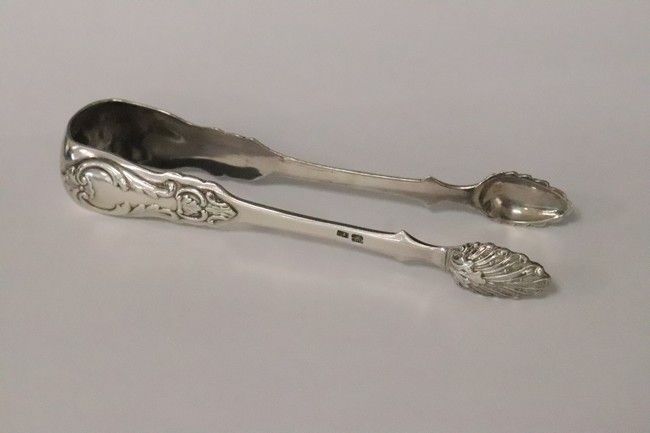 PINCE A SUCRE en argent (84 zolotniks - 875)...