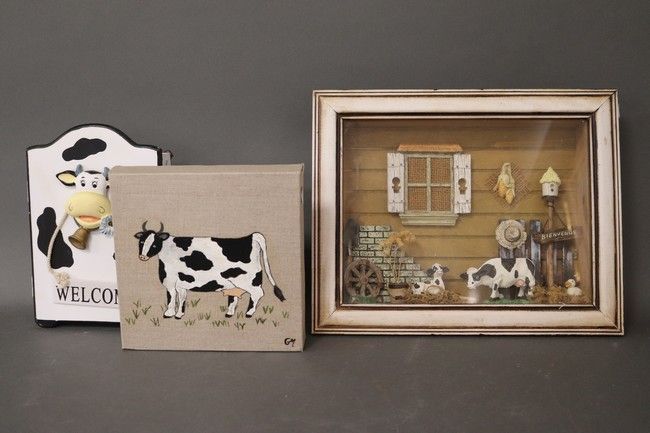 SCENE EN RELIEF représentant les vaches devant...