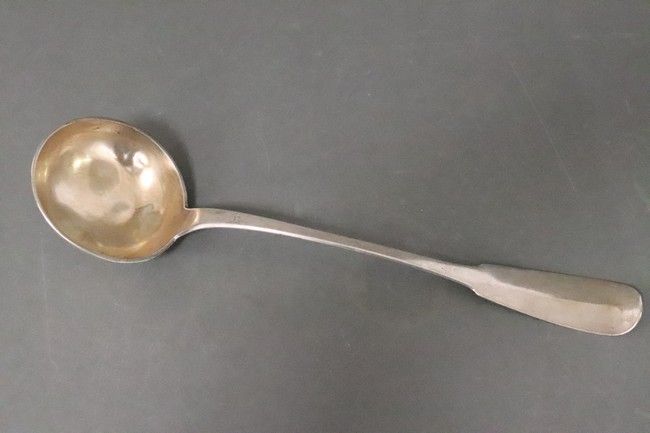 LOUCHE en argent uni chiffré LED.
