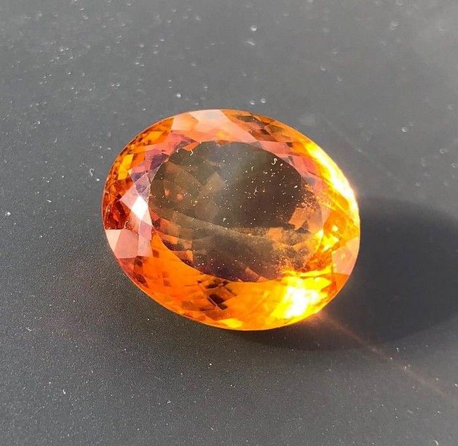 CITRINE taille ovale de 30,76 cts, couleur...