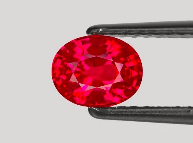 RUBIS taille ovale de 1,03 cts.