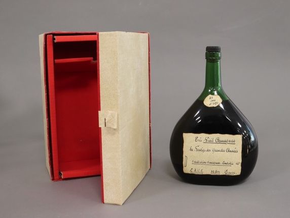 1 Basquaise Très Vieil Armagnac "Le Prestige...