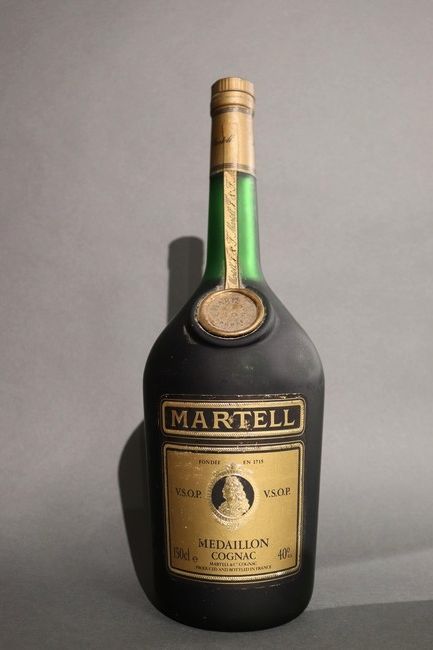 1 Mag. COGNAC VSOP "Médaillon", mise Martell,...