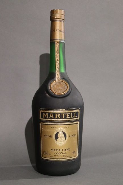 1 Mag. COGNAC VSOP "Médaillon", mise Martell,...