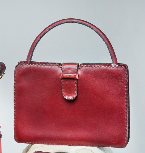 SAC EN CUIR prune à une anse, fermeture avec...