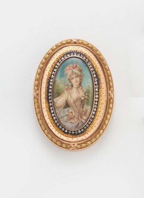 MIROIR DE POCHE ovale, à plats basculants...