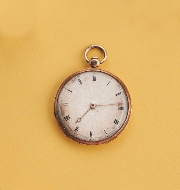 MONTRE DE GOUSSET en or jaune (750), cache-poussière...