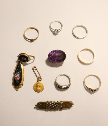 LOT DE BIJOUX en or (750) divers et incomplets,...