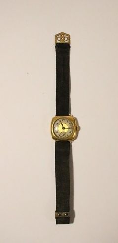 PETIT BOÎTIER DE MONTRE de forme carrée en...