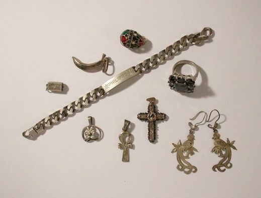 LOT DE BIJOUX EN ARGENT comprenant : une...