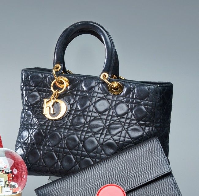 CHRISTIAN DIOR