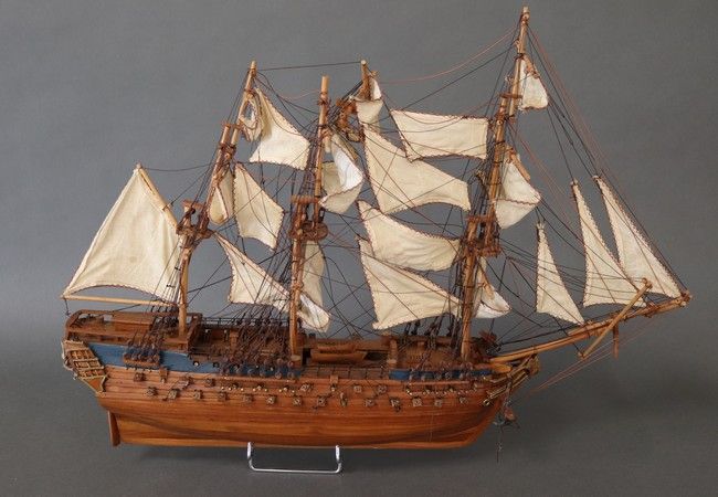 MAQUETTE du HMS Swift (1778) à trois  mats...
