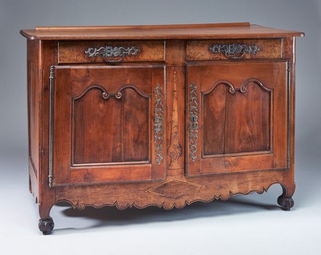 BUFFET rectangulaire en noyer et ronce de...