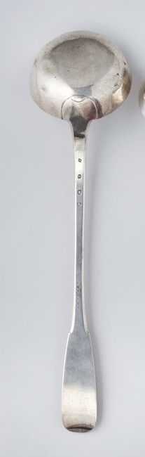 LOUCHE en argent modèle uniplat à spatule...