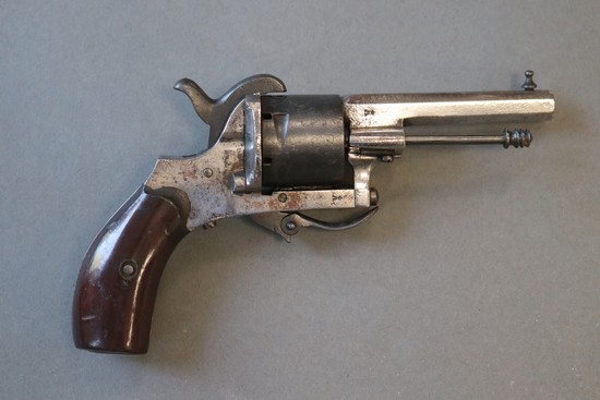 REVOLVER A BROCHE, 6 coups, cal. 7 mm.