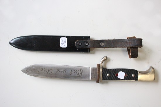 COUTEAU au modèle des HJ,