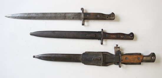 TROIS BAÏONNETTES :