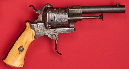 REVOLVER A BROCHE, 6 coups, cal. 7 mm, double...