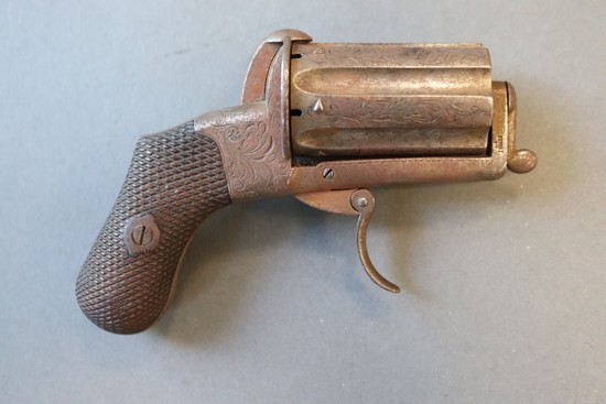REVOLVER POIVRIERE A BROCHE DEPREZ, 6 coups,...