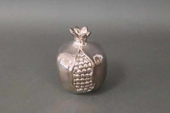 GRENADE en argent (990).