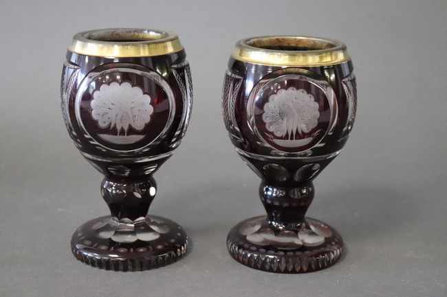PAIRE DE CALICES en verre de Bohème de forme...