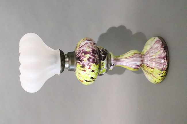 LAMPE A HUILE de forme balustre en verre...