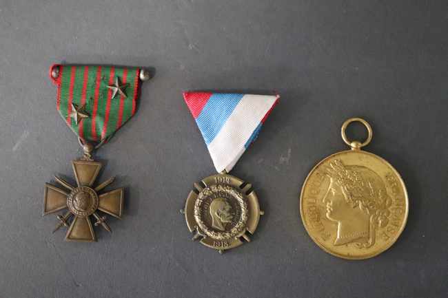 ENSEMBLE DE TROIS MEDAILLES: