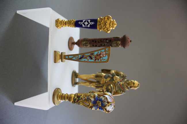 QUATRE CACHETS Art Nouveau, en bronze et...