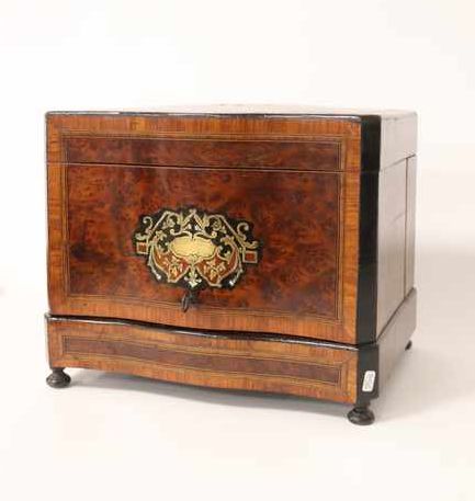 CAVE A LIQUEUR rectangulaire en bois de placage,...