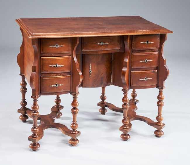 BUREAU rectangulaire de type Mazarin, en...