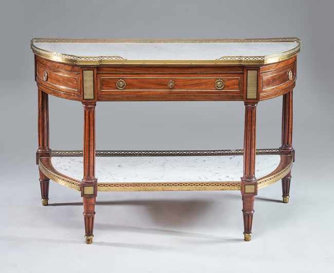 GRANDE CONSOLE à côtés arrondis en acajou,...