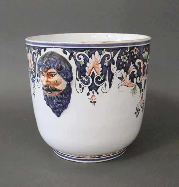 SEAU A BOUTEILLE en faïence émaillée bleu,...
