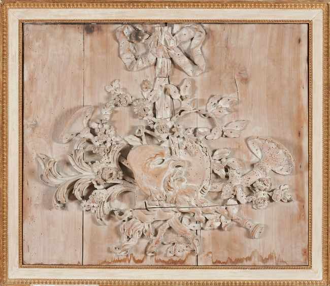 PAIRE DE DESSUS-DE-PORTE en bois sculpté...