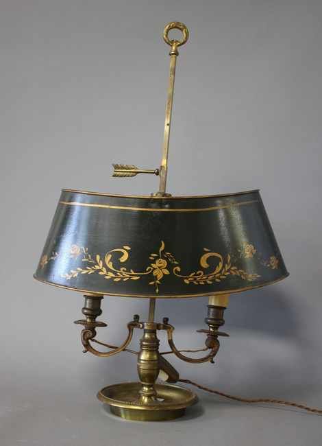 LAMPE BOUILLOTTE en bronze à deux bras de...