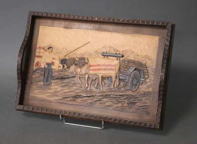 PLATEAU rectangulaire en bois à deux anses...