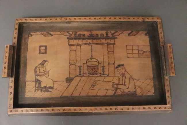 PLATEAU rectangulaire en bois pyrogravé à...
