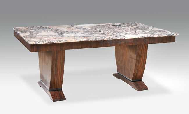 TABLE DE SALLE A MANGER en placage de palissandre,...
