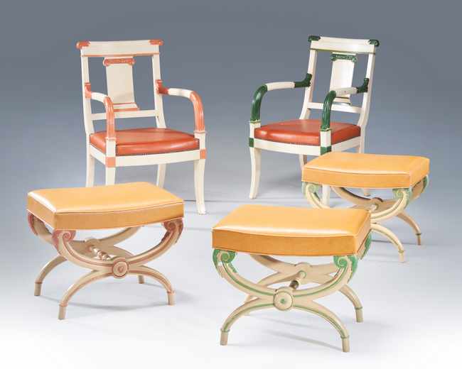 DEUX FAUTEUILS ET UN TABOURET CURULE en bois...