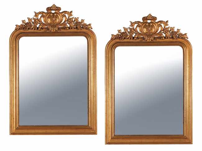 DEUX MIROIRS rectangulaires à bords biseauté...