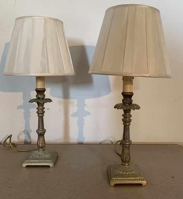 PAIRE DE LAMPES en métal argenté et doré,...