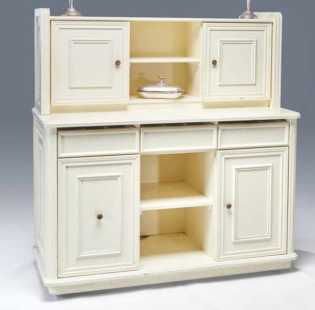 MEUBLE DE RANGEMENT OU VAISSELIER sur roulettes...