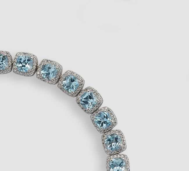 BRACELET en argent (925) à onze maillons...