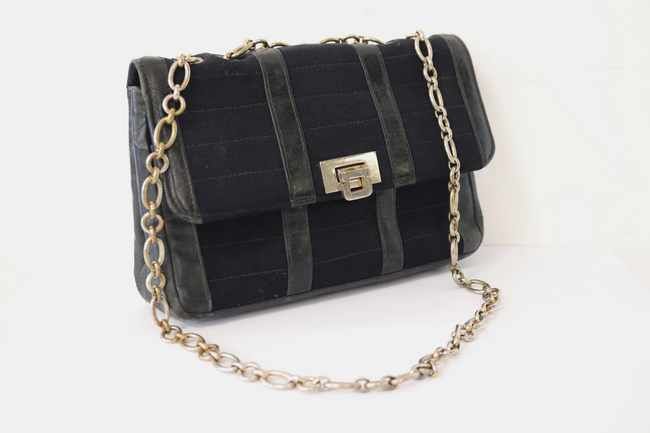 SAC A MAIN, en cuir et toile bleu marine,...