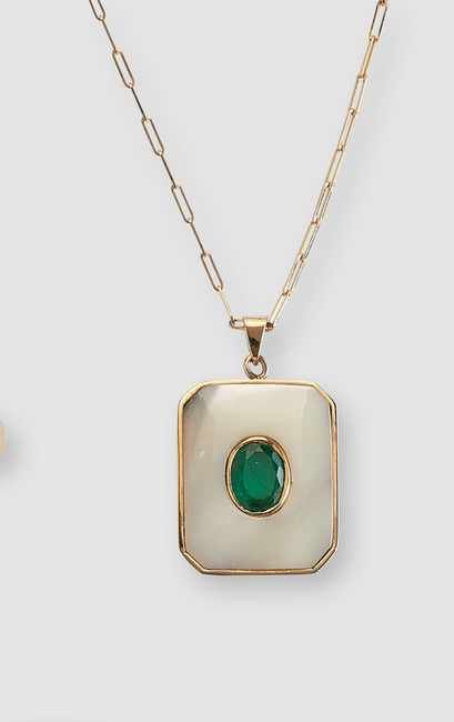COLLIER formé d'une chaîne en or (750) et...