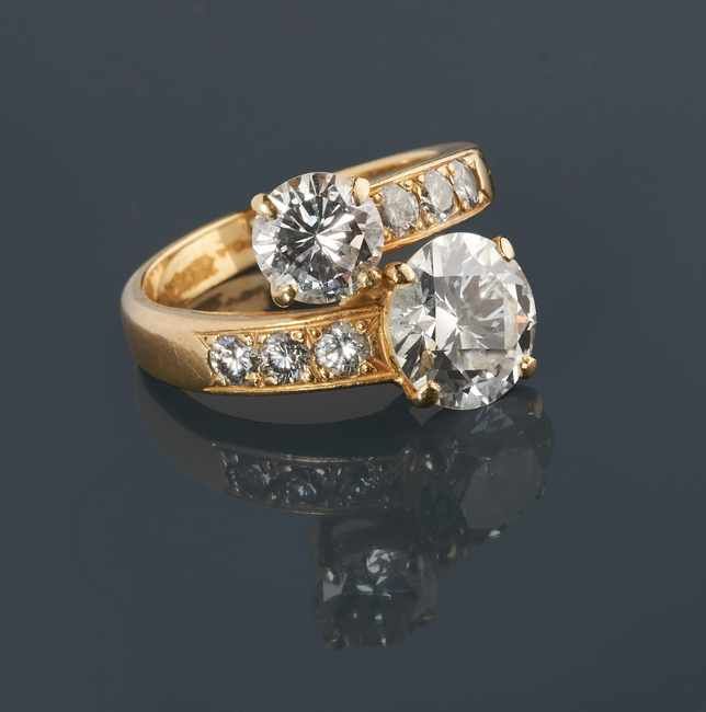 BAGUE VOUS ET MOI en or (750) ornée d’un...